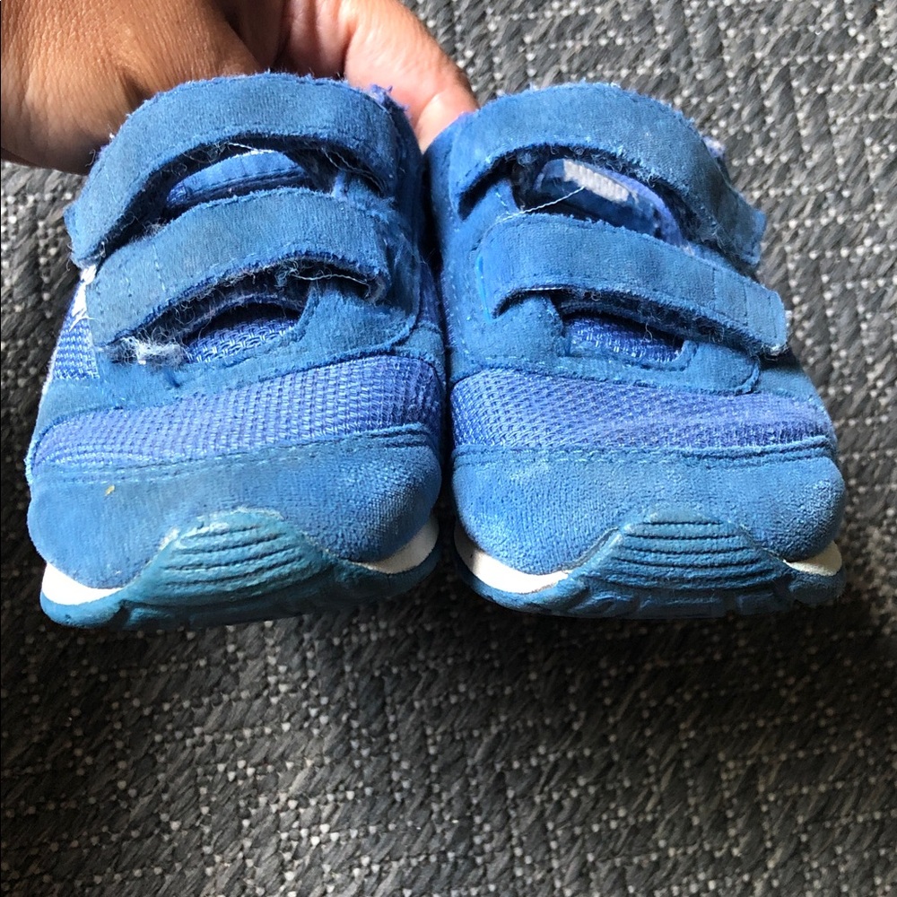 Puma Kids Blue Velcro Strap Sneakers - Picture 4 of 9